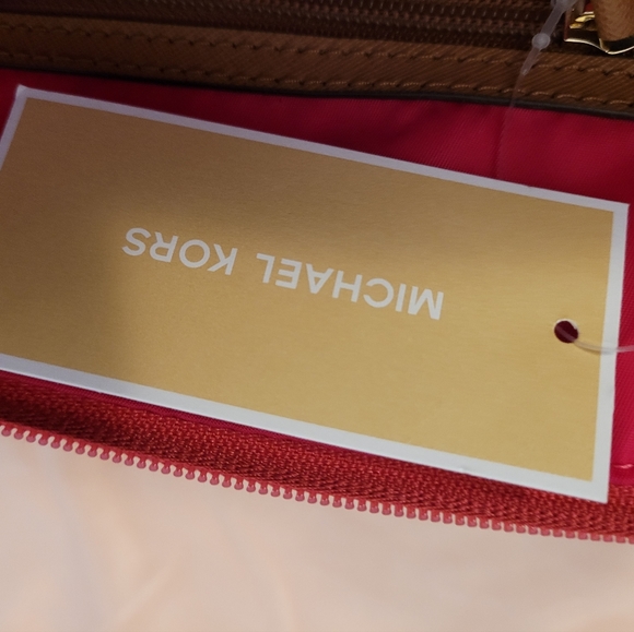 Michael Kors Pink Bag 💖 - Picture 9 of 10